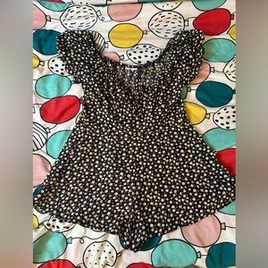 Short sleeve flower romper size large